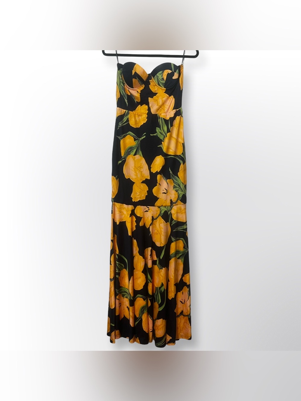 Banjul Strapless Maxi Dress
Great condition 
Large
Blue
Retail $84